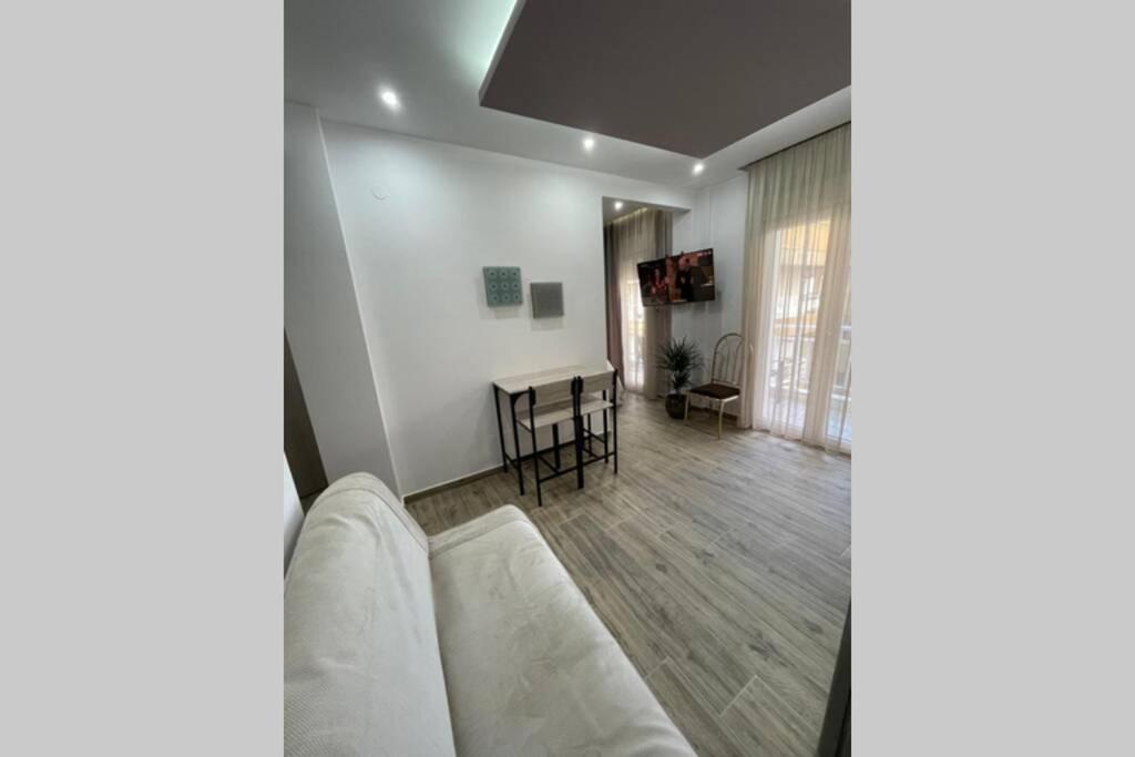 Comfort And Seaview Apartment Nea Paralia 테살로니키 외부 사진